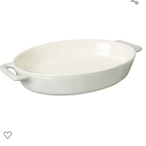 New in Box! Le Regalo Stoneware Oval Baking Dish with handles 14" x 9.25" x 2.25